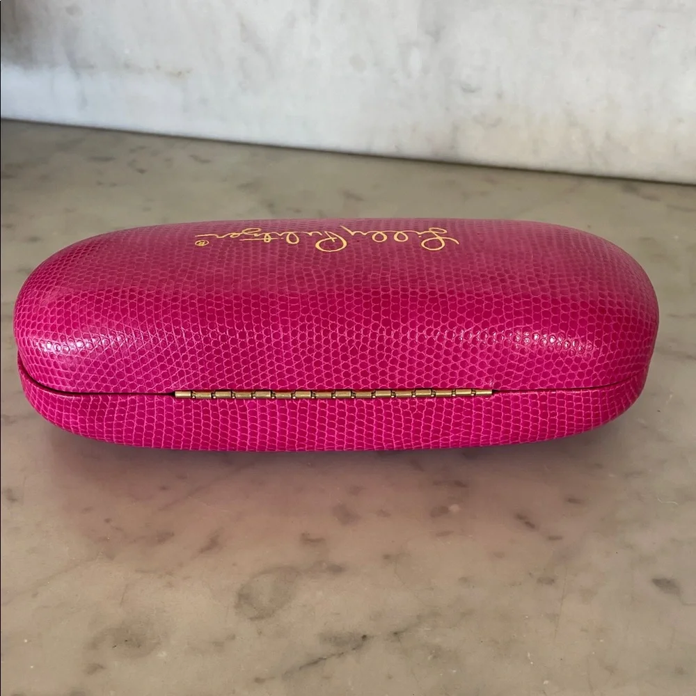 LILLY PULITZER Fuchsia Embossed Hard Eyeglass Clamshell Case